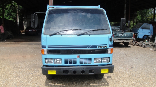 ป้ายเล็กไม่ติดเวลา ISUZU NKR 4ล้อ รถห้างแท้ เครื่อง88แรง เครื่องดี คัสฃีสวย ภาษี-พรบ.เต็มปี