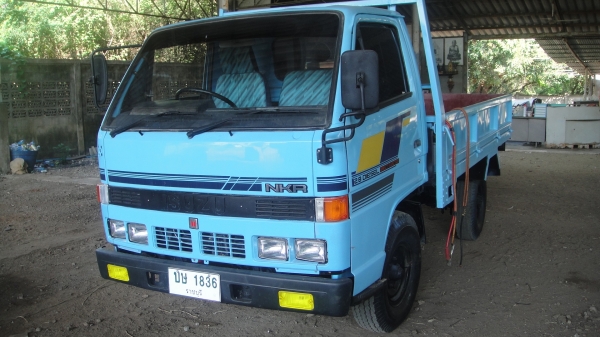 ป้ายเล็กไม่ติดเวลา ISUZU NKR 4ล้อ รถห้างแท้ เครื่อง88แรง เครื่องดี คัสฃีสวย ภาษี-พรบ.เต็มปี