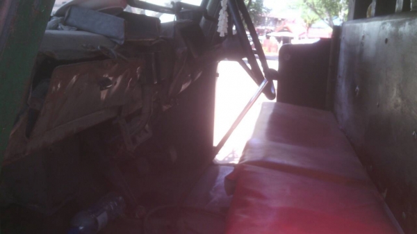 รถบรรทุกสิบล้อเพลาเดียวISUZUสำหรับบรรทุกรถเเกี่ยวข้าว. รถแมคโคร 120. แท่นโบกื้JCM. เครื่อง6BB1 145แรง ยางดีคัสซีสวยทะเบืยนเต็ม ราคา260,000บาท