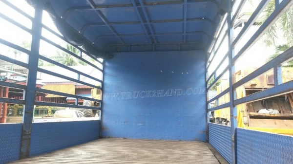 ISUZU NPR  6 ล้อ  130 แรงม้า ปีจดทะเบียน 2547