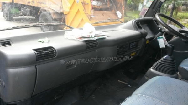 ISUZU NPR  6 ล้อ  130 แรงม้า ปีจดทะเบียน 2547