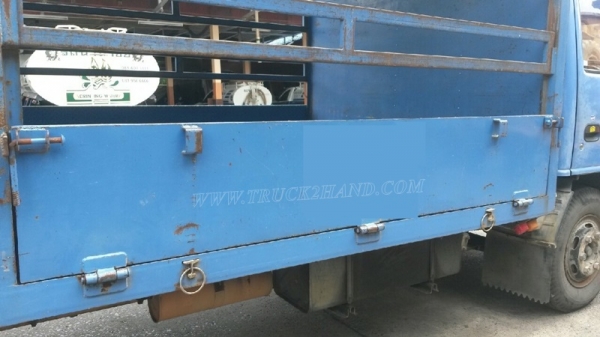 ISUZU NPR  6 ล้อ  130 แรงม้า ปีจดทะเบียน 2547