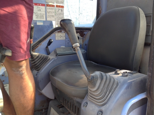 PC 128 UU  KOMATSU เก่านอกแท้ ๆ  สวย ๆ มีใบดันหน้า