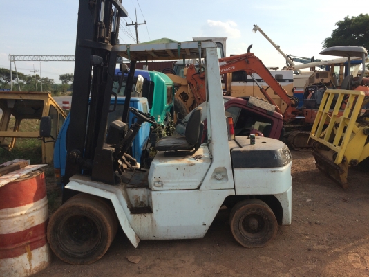 รถโฟล์คลิฟต์ TCM งากระดก สูง4.7เมตร พร้อมใช้งาน