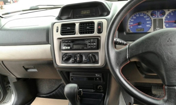 2010 MITSUBISHI PAJERO 1.1 JR A/T 4WD 2010 MITSUBISHI PAJERO 1.1 JR A/T 4WD