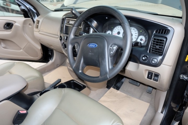 FORD ESCAPE 3.0 XLT LIMITED โฉม ปี03-07 FORD ESCAPE 3.0 XLT LIMITED โฉม ปี03-07