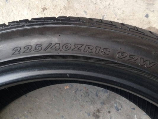 ยาง SONNY 225-40-18 ปี 11 ครบชุด 4 เส้น 4000 ไม่ควรพลาด สภาพสวยๆไม่มีปะไม่บวมดอกยางเหลือเยอะเอาไปวิ่งกันใด้อีกยาวค่ะ