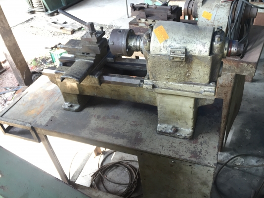 ขายเครื่องกลึงตั้งโต๊ะกลึงงานยาว1.5ฟุตยาวทั้งตัว2ฟุตครับ