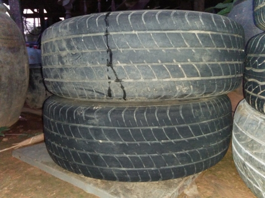 ขายล้อแม็กพร้อมยาง โตโยต้า 4 รู 4300 ครับ