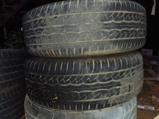 ขายล้อแม็กพร้อมยาง โตโยต้า 4 รู 4300 ครับ