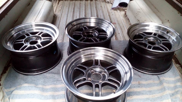 Sell >>> 7,800 BahtTH. ล้อ Rpf1 ขอบ 15 ET 20 PCD 4*100 กว้าง 8 ไม่เคยทำสี ตำหนิ แลกเกอร์ลอกนิดหน่อย ราคาคุยได้ Tel. 088 252 0025