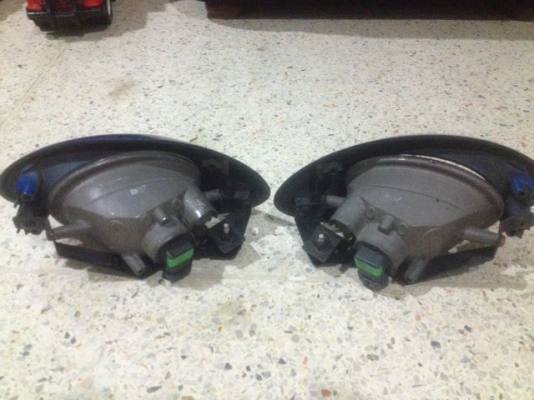 ไฟตัดหมอก JAZZ GD เลนรุ้งเก่าญี่ปุ่นเเท้สภาพสวยคู่ละ