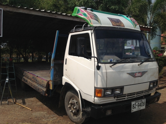 ขายหกล้อกึ่งเทรลเลอร์