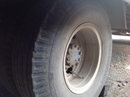 ขายหกล้อกึ่งเทรลเลอร์