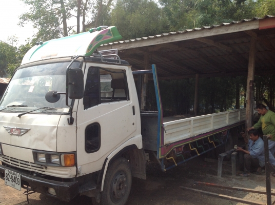 ขายหกล้อกึ่งเทรลเลอร์