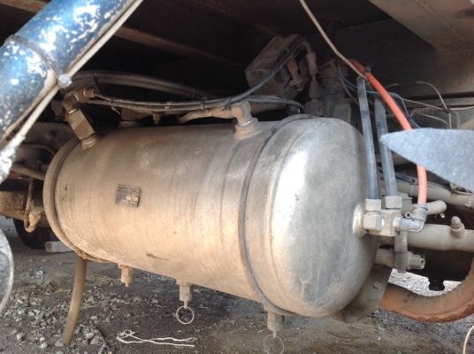 ขายหกล้อกึ่งเทรลเลอร์