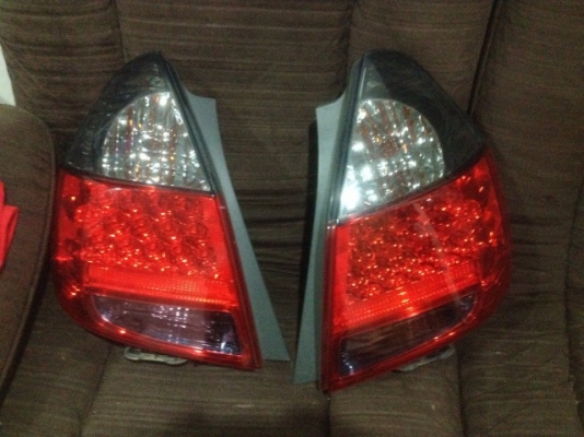 ไฟท้าย LED ดำเเดง JAZZ GD เก่าญี่ปุ่นเเท้สภาพสวยมากครับไม่มีริ้วรอย