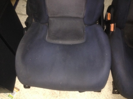 เบาะ SKYLINE R32 GTR เก่าญี่ปุ่นเเท้สภาพสวยไม่มีขาดรางครบสวยๆหายากเเล้ว