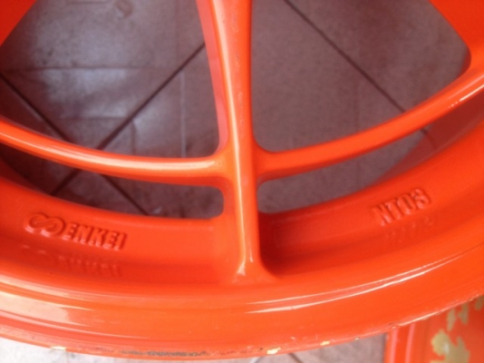 ล้อเเท้ ENKEI NT03 17กว้าง8นิ้วอ๊อฟ35ทั้ง4ลูกมาจากสีเเบบนี้เรยเดิมๆตามรูป