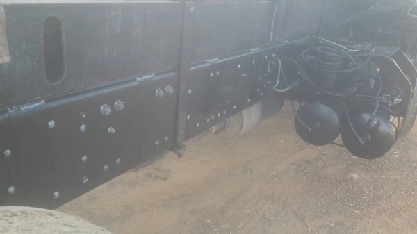 ขายรถบรรทุก Mitsubishi /Fuso  225แรงม้าปี 49 พร้อมกระบะดั๊มสามมิตรพร้อมใช้งาน สนใจติดต่อ คุณเสน่ห์ 0932409414