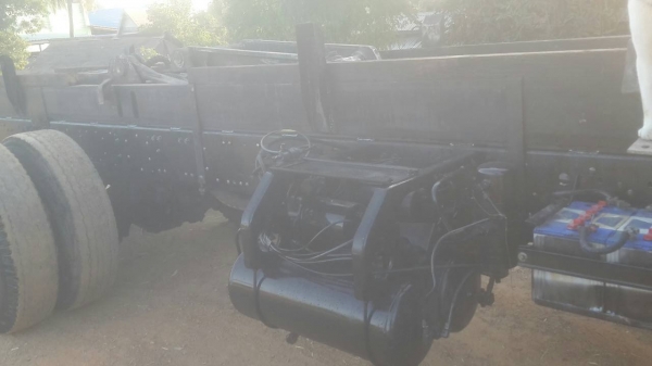 ขายรถบรรทุก Mitsubishi /Fuso  225แรงม้าปี 49 พร้อมกระบะดั๊มสามมิตรพร้อมใช้งาน สนใจติดต่อ คุณเสน่ห์ 0932409414