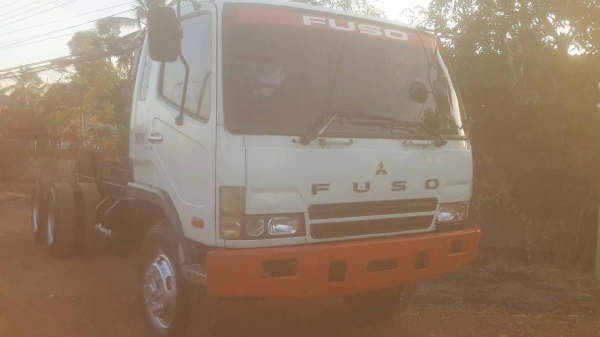 ขายรถบรรทุก Mitsubishi /Fuso  225แรงม้าปี 49 พร้อมกระบะดั๊มสามมิตรพร้อมใช้งาน สนใจติดต่อ คุณเสน่ห์ 0932409414
