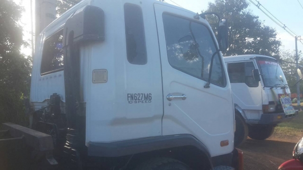 ขายรถบรรทุก Mitsubishi /Fuso  225แรงม้าปี 49 พร้อมกระบะดั๊มสามมิตรพร้อมใช้งาน สนใจติดต่อ คุณเสน่ห์ 0932409414