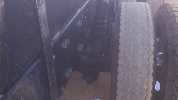 ขายรถบรรทุก Mitsubishi /Fuso  225แรงม้าปี 49 พร้อมกระบะดั๊มสามมิตรพร้อมใช้งาน สนใจติดต่อ คุณเสน่ห์ 0932409414