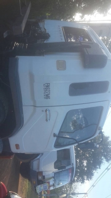 ขายรถบรรทุก Mitsubishi /Fuso  225แรงม้าปี 49 พร้อมกระบะดั๊มสามมิตรพร้อมใช้งาน สนใจติดต่อ คุณเสน่ห์ 0932409414