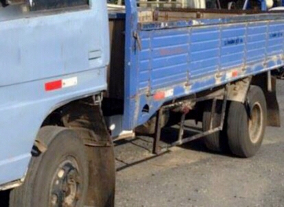 ISUZU NPR 115 HP 4BD1 ปี 34 รถบรรทุกหกล้อ 115 ห้างแท้ กระบะเหล็กคาร์โก้ความยาว 4.30 เมตรสภาพดีสวยพร้อมบรรทุกหนักได้เลยครับ ภายในเก๋งคอนโซลครบพร้อม พวงมาลัยธรรมดา เกียร์สั้น ช่วงล่างคัชซีสวยไม่มีบวม เฟืองท้ายใหญ่ติด F ครบแล้ว ยาง 8.25 ขอบ 16 สภาพดีพร้อมใช้