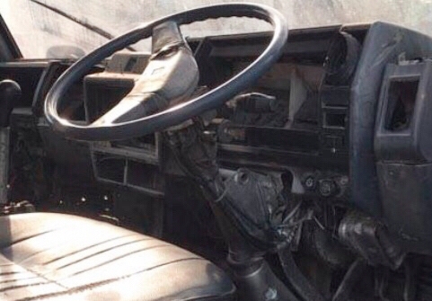 ISUZU NPR 115 HP 4BD1 ปี 34 รถบรรทุกหกล้อ 115 ห้างแท้ กระบะเหล็กคาร์โก้ความยาว 4.30 เมตรสภาพดีสวยพร้อมบรรทุกหนักได้เลยครับ ภายในเก๋งคอนโซลครบพร้อม พวงมาลัยธรรมดา เกียร์สั้น ช่วงล่างคัชซีสวยไม่มีบวม เฟืองท้ายใหญ่ติด F ครบแล้ว ยาง 8.25 ขอบ 16 สภาพดีพร้อมใช้