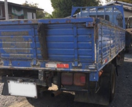 ISUZU NPR 115 HP 4BD1 ปี 34 รถบรรทุกหกล้อ 115 ห้างแท้ กระบะเหล็กคาร์โก้ความยาว 4.30 เมตรสภาพดีสวยพร้อมบรรทุกหนักได้เลยครับ ภายในเก๋งคอนโซลครบพร้อม พวงมาลัยธรรมดา เกียร์สั้น ช่วงล่างคัชซีสวยไม่มีบวม เฟืองท้ายใหญ่ติด F ครบแล้ว ยาง 8.25 ขอบ 16 สภาพดีพร้อมใช้