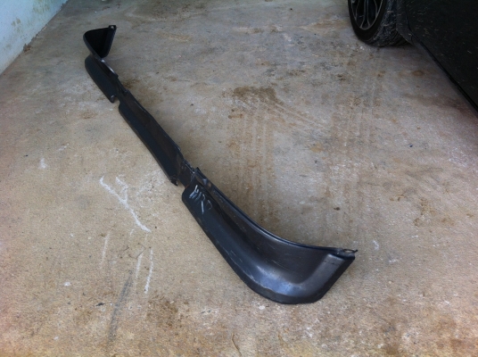 ลิ้นใต้กันชน Toyota hero surf. สภาพสวย เก่าญี่ปุ่น 1500บาท