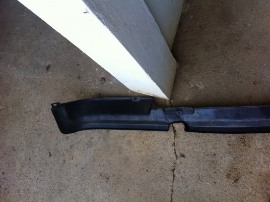 ลิ้นใต้กันชน Toyota hero surf. สภาพสวย เก่าญี่ปุ่น 1500บาท