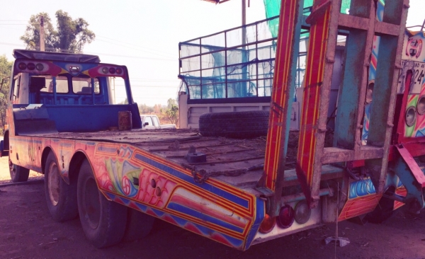 HINO F17 - 168 HP EH700 สิบล้อ 2 เพลา เทรลเลอร์ท้ายลาดมีหางพับไฮดรอลิกส์ขึ้นรถเกี่ยวข้าวกับรถแบ็คโฮร PC 120 ได้เลยครับไม่มีปัญหา เครื่องยนต์แห้งดีแรงดีไม่มีเยิ้ม หัวเก๋งแล็ปลายสวยภายในเก๋งคอนโซลสวยครบ พวงมาลัยเพาเวอร์ ระบบเบรคทริ๊ปฟี้ครบครัน ช่วงล่างคัชซี