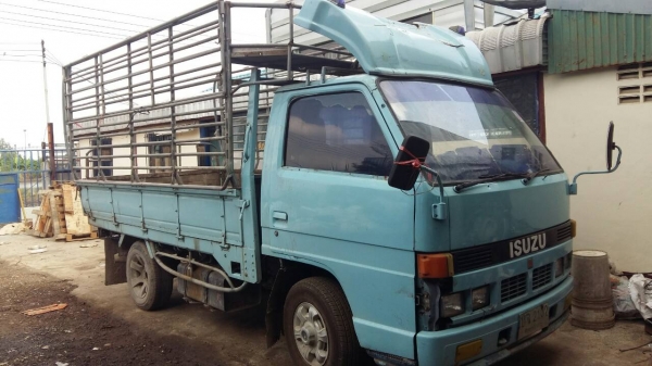 ขายสีล้อ (ป้ายเล็กไม่ติดเวลา) อีซูชุ NKR88 pawer ช่วงสั้น สภาพดีพร้อมใช้ ทะเบียนพร้อมโอน ราคา165,000บ เบาๆ ครับ