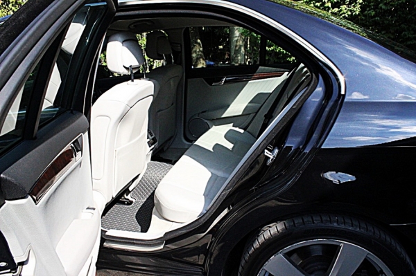 2009 BENZ C200 KOMPRESSOR ELEGANCE กระจังหน้าSport ออกศูนย์ BenzThailand