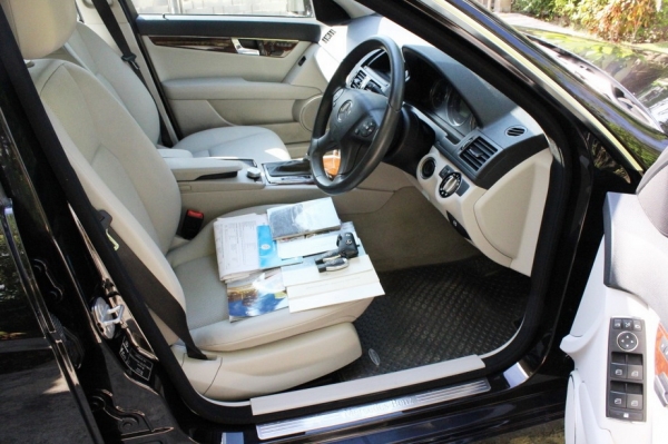 2009 BENZ C200 KOMPRESSOR ELEGANCE กระจังหน้าSport ออกศูนย์ BenzThailand