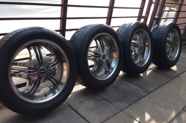 ล้อ VIP ขอบ 20 สภาพสวย พร้อมยาง 265 50 20 ราคาไม่แพง