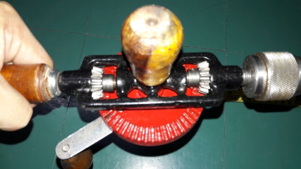 ขายสว่านมือหมุนตราเพชรงานเก่าเก็บ ขายสว่านมือหมุนตราเพชรงานเก่าเก็บ