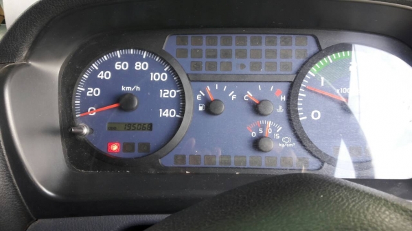 รถฮีโน่ 6 ล้อ ( ไม่ดั้ม ) FC9J 175 แรงม้า. ปี 52.  ( รถวิ่ง 19x,xxx กม. )     สนใจติดต่อ  081 - 6079515