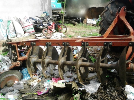 รถไถ KUBOTA 7040  ,  2 เพลา.   ( รถทำงาน 5,9xx กว่า ชม. )     สนใจติดต่อ  081 - 6079515