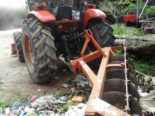 รถไถ KUBOTA 7040  ,  2 เพลา.   ( รถทำงาน 5,9xx กว่า ชม. )     สนใจติดต่อ  081 - 6079515