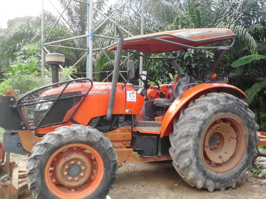 รถไถ KUBOTA 7040  ,  2 เพลา.   ( รถทำงาน 5,9xx กว่า ชม. )     สนใจติดต่อ  081 - 6079515