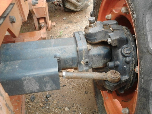 รถไถ KUBOTA 7040  ,  2 เพลา.   ( รถทำงาน 5,9xx กว่า ชม. )     สนใจติดต่อ  081 - 6079515