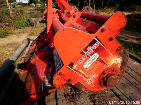 ขายโรตารี่ ช้าง รุ่น 180  พร้อมยอย พร้อมใช้สภาพดี เก่าเก็บไม่ค่อยได้ใช้งาน ใบเต็ม สีเดิม