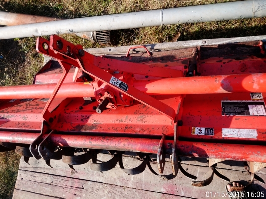 ขายโรตารี่ ช้าง รุ่น 180  พร้อมยอย พร้อมใช้สภาพดี เก่าเก็บไม่ค่อยได้ใช้งาน ใบเต็ม สีเดิม