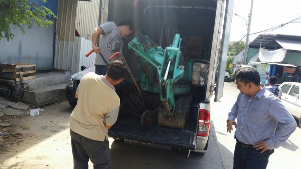 ขอบคุณผู้กอง ที่มาอุดหนุน ชื้อรถแบคโฮจิ๋ว ไปใช้งานที่ บางมด พระราม 2 สุดยอดจริงๆ ขึ้นรถกระบะสบายๆ