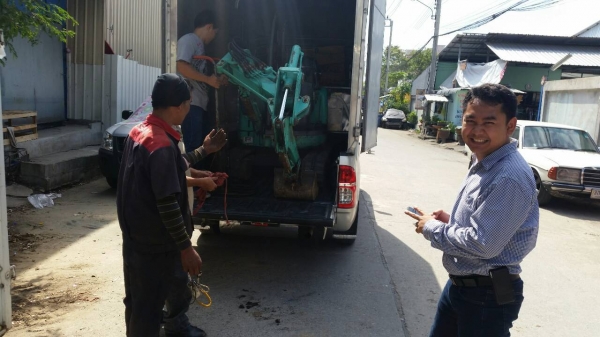 ขอบคุณผู้กอง ที่มาอุดหนุน ชื้อรถแบคโฮจิ๋ว ไปใช้งานที่ บางมด พระราม 2 สุดยอดจริงๆ ขึ้นรถกระบะสบายๆ