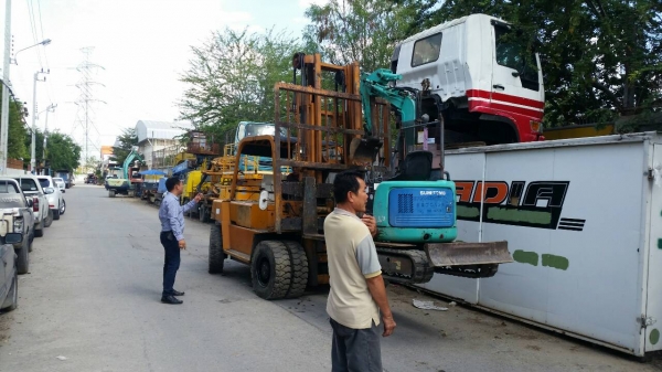 ขอบคุณผู้กอง ที่มาอุดหนุน ชื้อรถแบคโฮจิ๋ว ไปใช้งานที่ บางมด พระราม 2 สุดยอดจริงๆ ขึ้นรถกระบะสบายๆ